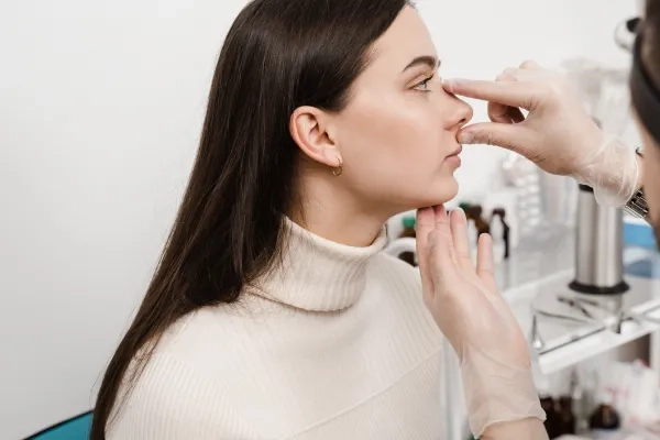 DR.AYTUĞ SAĞLIK PROGRAMINDA BURUN ESTETİĞİ İLE İLGİLİ MERAK EDİLEN KONULARI KONUŞTUK.